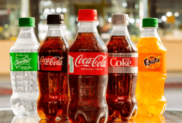 Coca-Cola má novou lahev z recyklovaného plastu